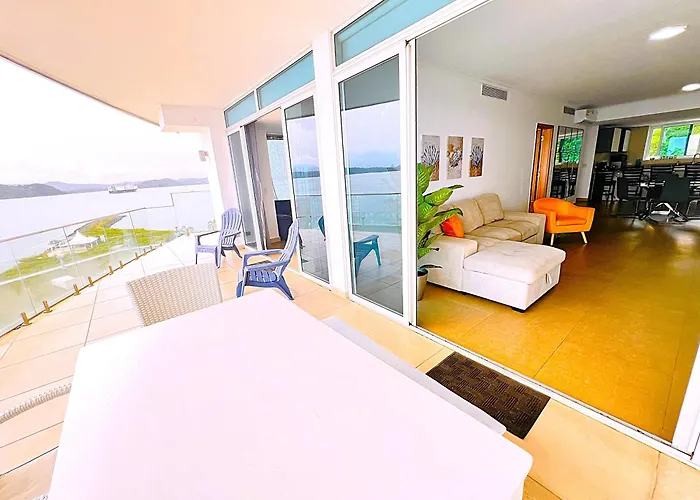 Apartment In The Causeway Amador