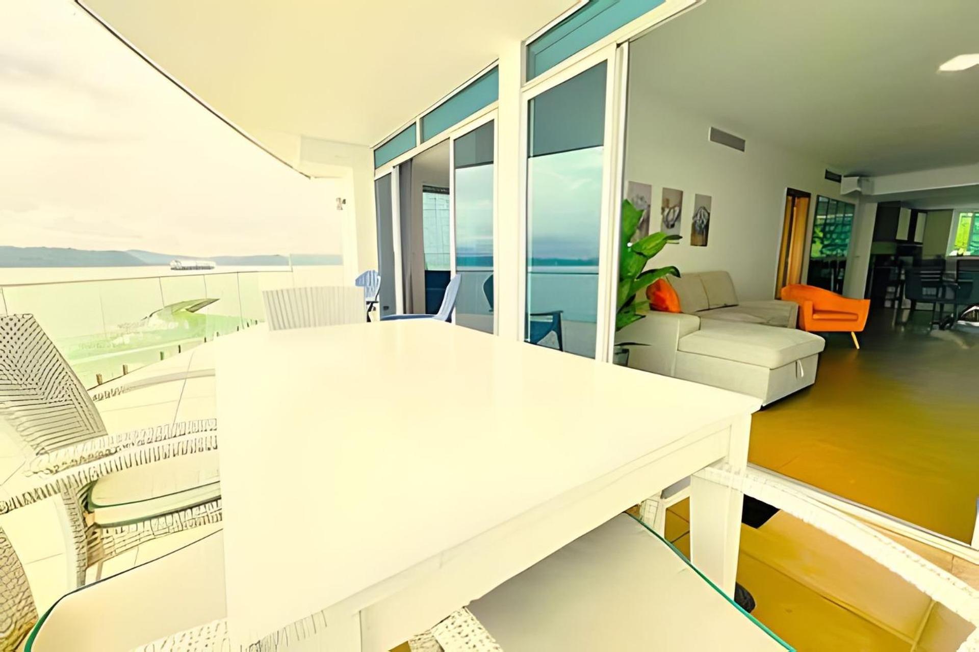 In The Causeway Amador Apartment