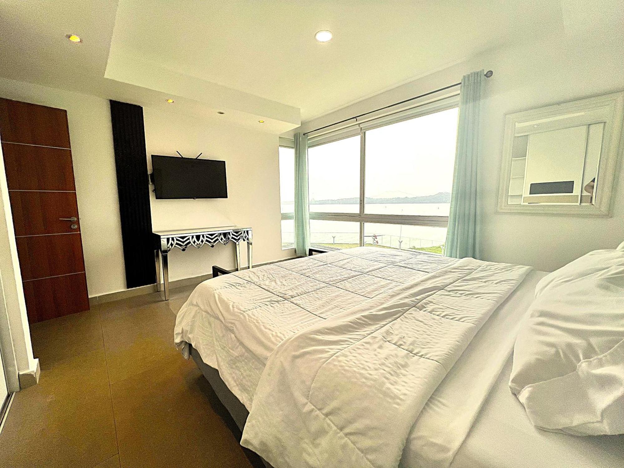 Apartment In The Causeway Amador Panama City