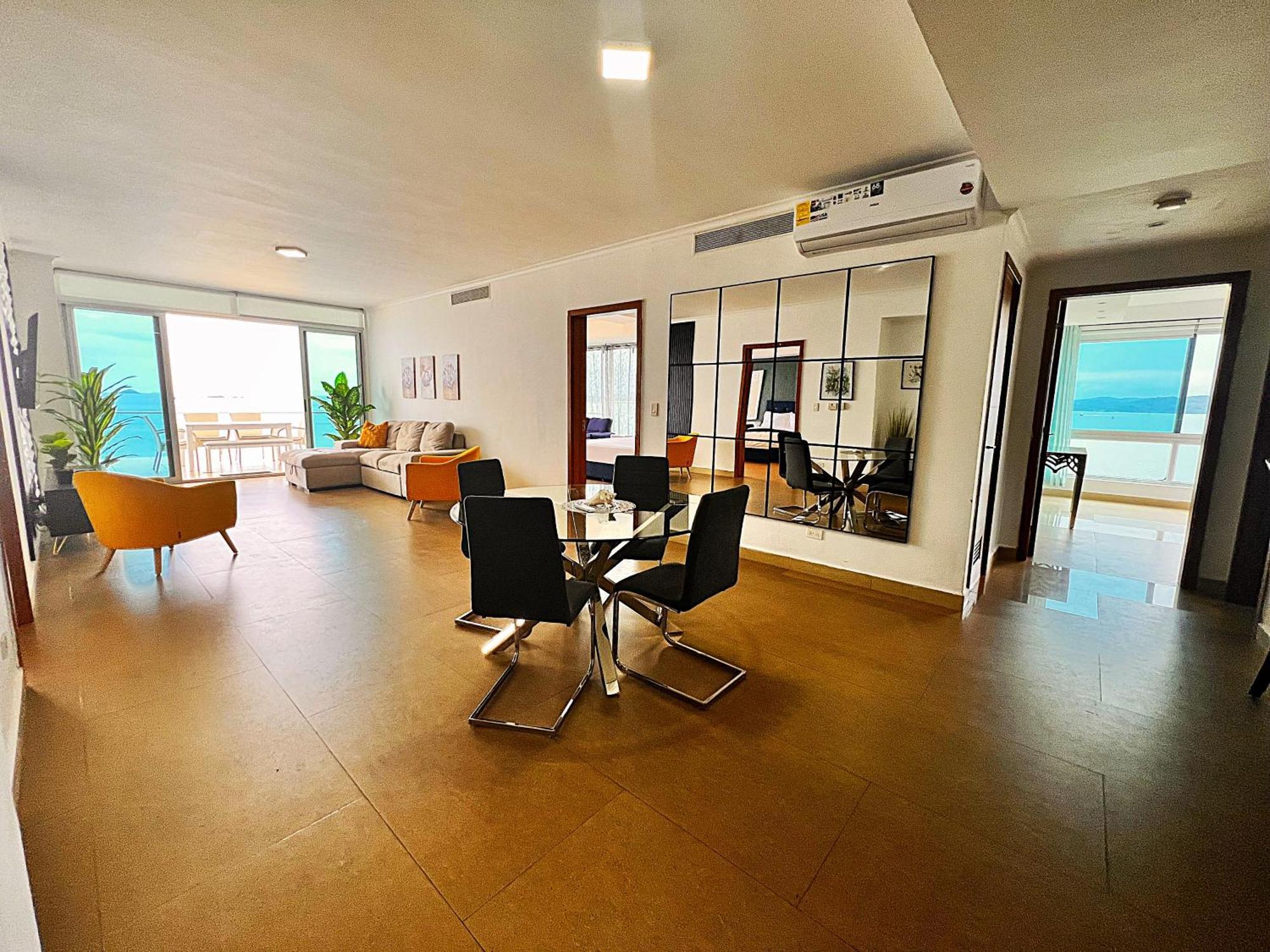 In The Causeway Amador Apartment