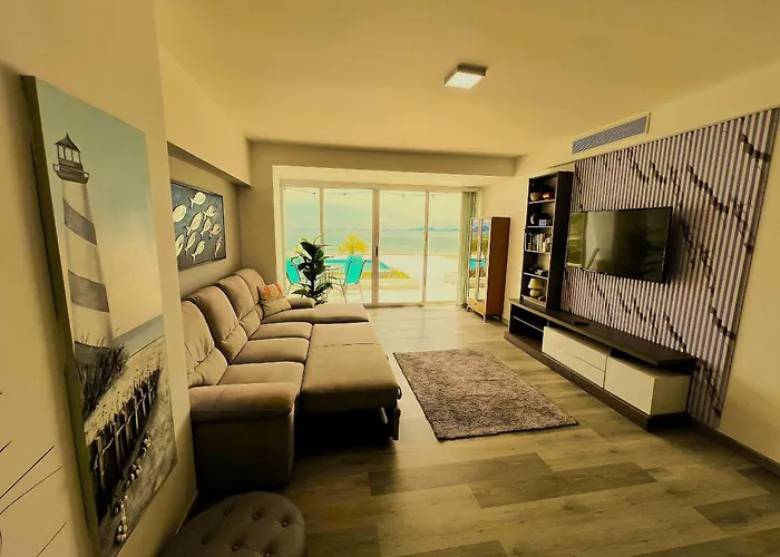 Apartment In The Causeway Amador