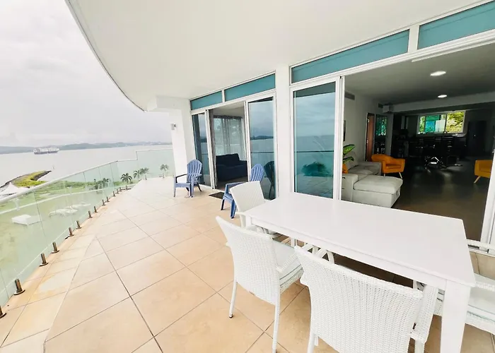 Apartment In The Causeway Amador