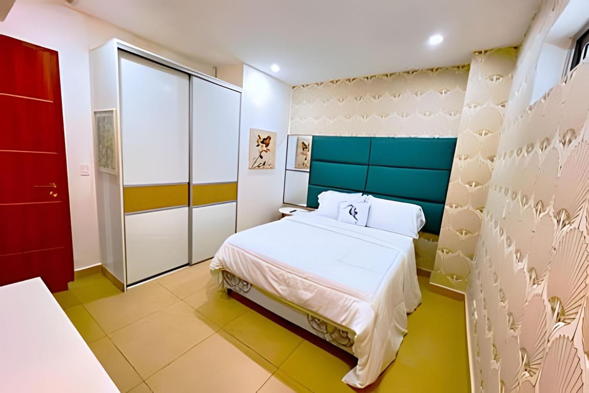 In The Causeway Amador Apartamento