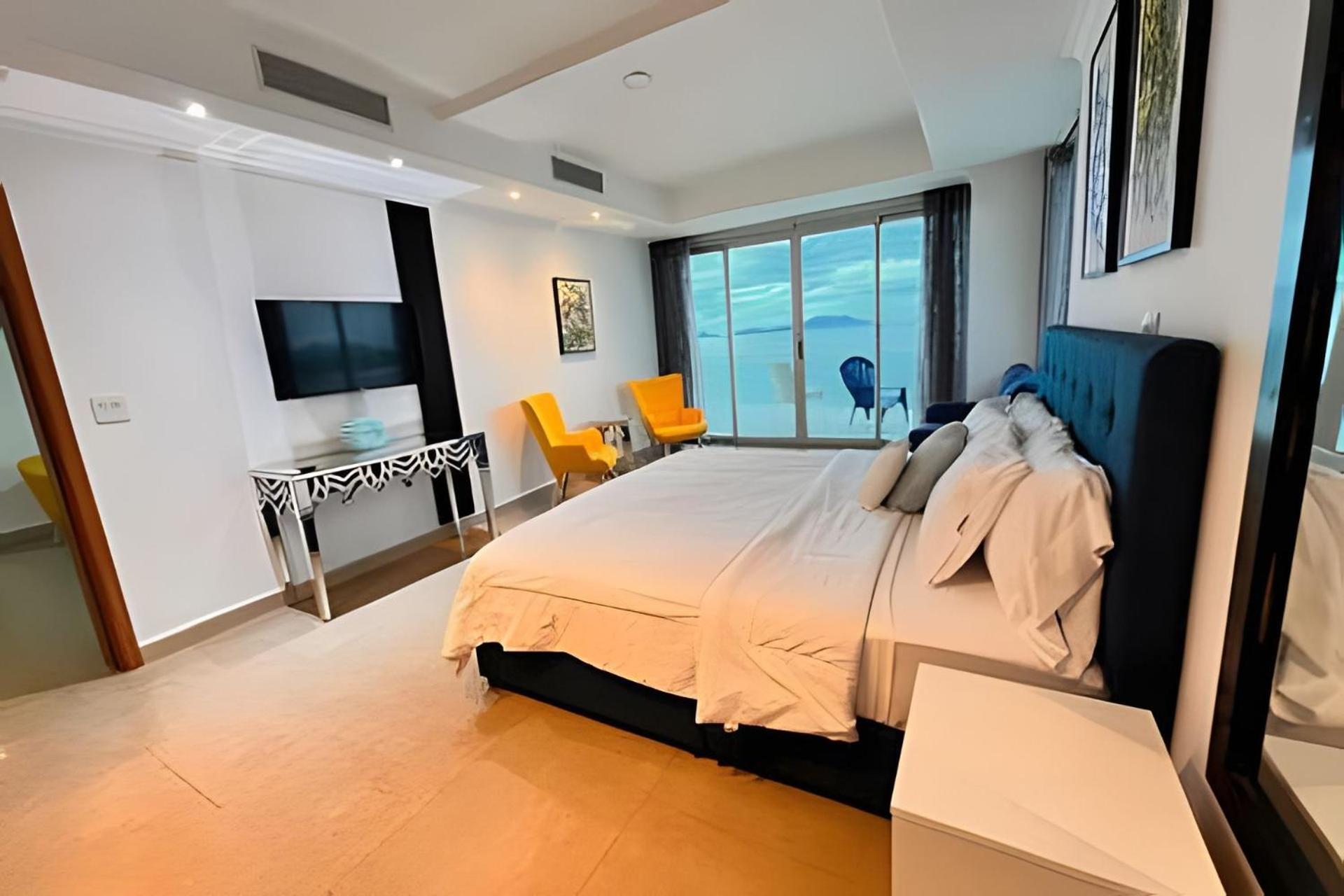 In The Causeway Amador Apartamento